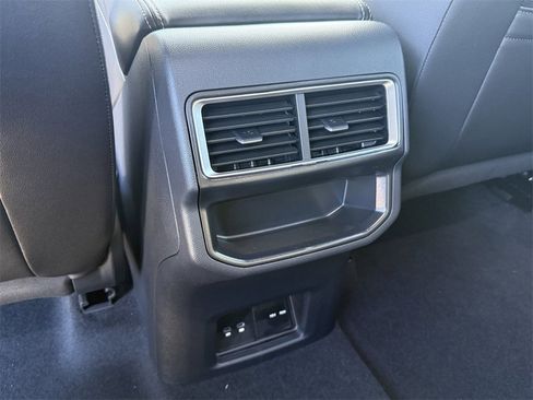 New 2026 Volkswagen Atlas Cross Sport SE image 23