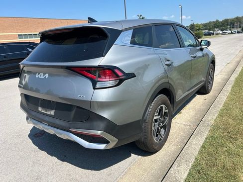 Used 2024 Kia Sportage LX AWD/4WD image 3