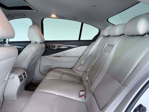 Used 2019 INFINITI Q50 Luxe w/ Essential Package (3.0T Luxe) RWD image 16