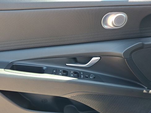 Certified 2023 Hyundai Elantra SEL w/ Preferred Accessory Package FWD image 12