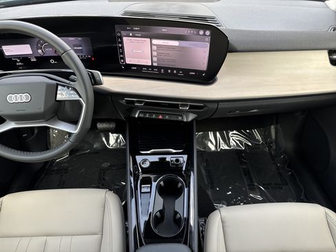 New 2026 Audi Q3 quattro 2.0T AWD/4WD image 13