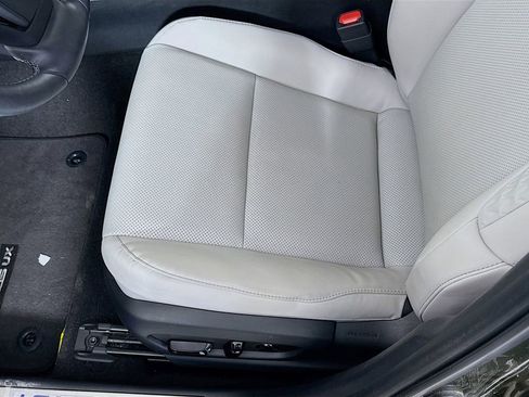 Certified 2021 Lexus UX 250h w/ Accessory Package (Z2) image 20