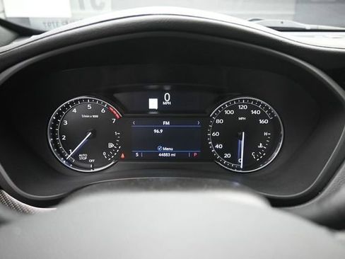 Used 2019 Cadillac XT4 Sport w/ LPO, Midnight Sport Package FWD image 10