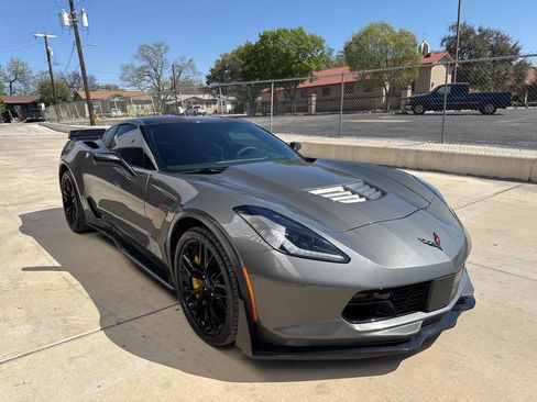 Used 2016 Chevrolet Corvette Z06 w/ 3LZ Preferred Equipment Group image 13