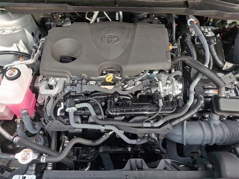 Used 2023 Toyota Sienna XLE image 28