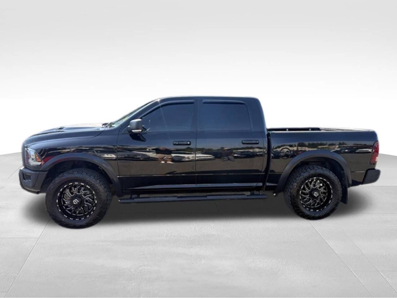 Used 2019 RAM 1500 Warlock AWD/4WD image 2