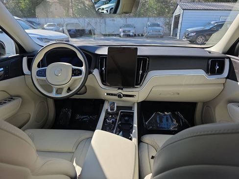 New 2026 Volvo XC60 T8 Ultra w/ Protection Package Premier image 17