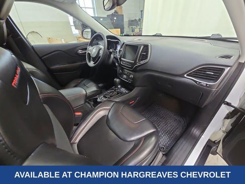 Used 2020 Jeep Cherokee Trailhawk w/ Comfort/Convenience Group AWD/4WD image 38