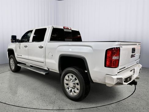 Used 2019 GMC Sierra 2500 Denali w/ Duramax Plus Package image 10