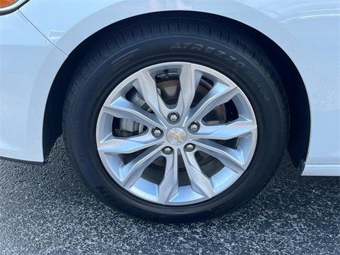 Used 2024 Chevrolet Malibu LT image 10