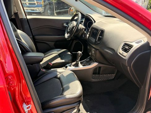 Used 2018 Jeep Compass Latitude w/ Popular Equipment Group AWD/4WD image 22