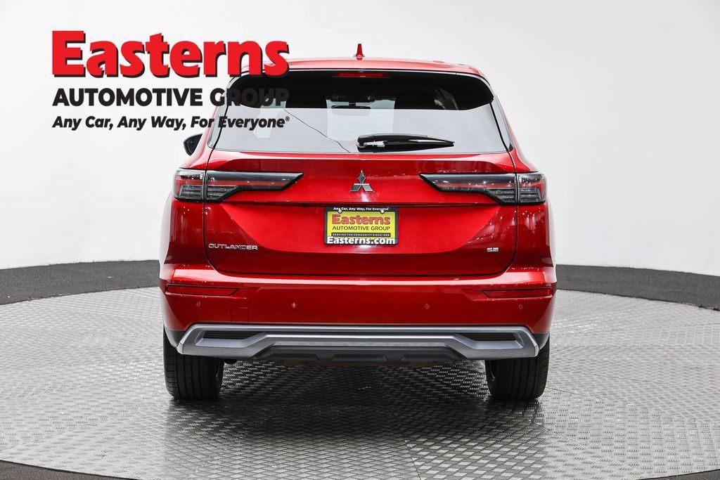 Used 2025 Mitsubishi Outlander SE AWD/4WD image 8