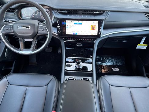 New 2026 Jeep Grand Cherokee Limited image 12
