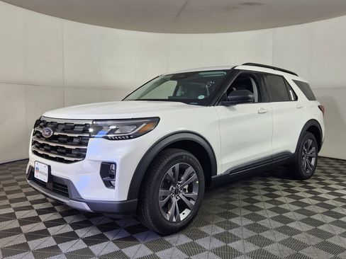 New 2026 Ford Explorer Active w/ Active Comfort Package AWD/4WD image 3