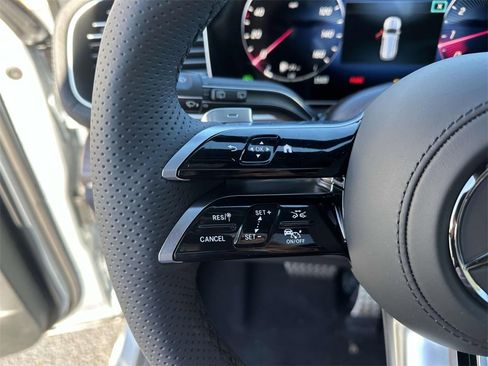 Used 2025 Mercedes-Benz GLS 450 4MATIC image 16