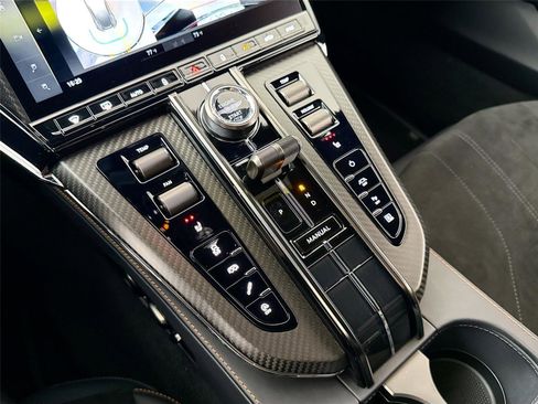 Used 2025 Aston Martin V8 Vantage Coupe image 20