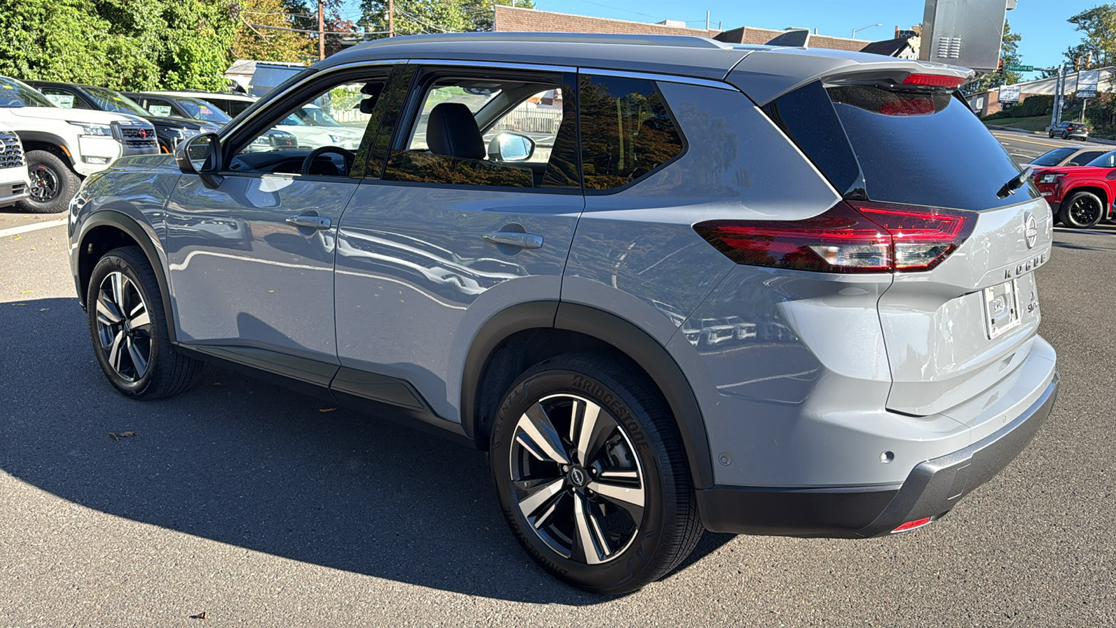 Certified 2025 Nissan Rogue SL AWD/4WD image 22