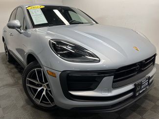Used 2023 Porsche Macan video 1