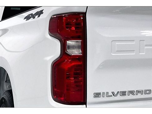 Used 2023 Chevrolet Silverado 1500 Custom image 28