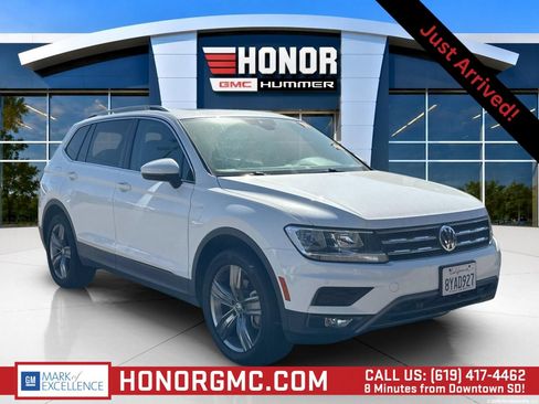 Used 2021 Volkswagen Tiguan SE FWD image 1