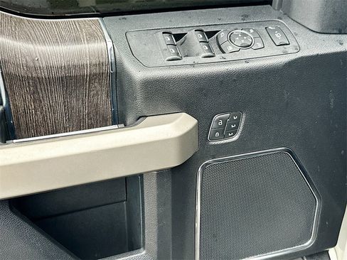 Used 2021 Ford F250 Lariat w/ Lariat Ultimate Package image 21