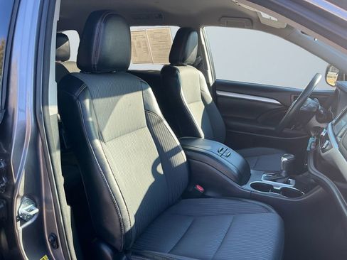 Used 2016 Toyota Highlander Plus image 16