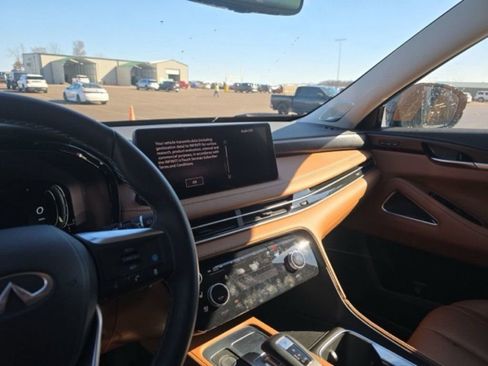 Used 2025 INFINITI QX60 Sensory w/ Vision Package image 11