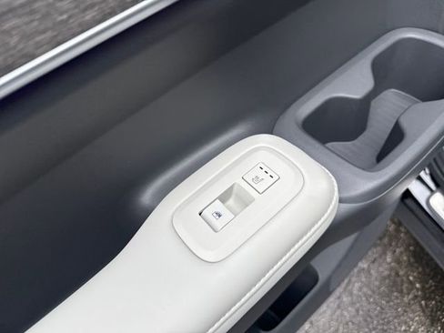 Certified 2025 Hyundai Santa Fe Calligraphy image 19