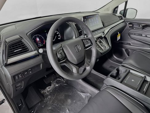 New 2026 Honda Odyssey Touring image 8
