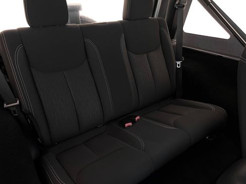 Used 2015 Jeep Wrangler Sahara AWD/4WD image 17