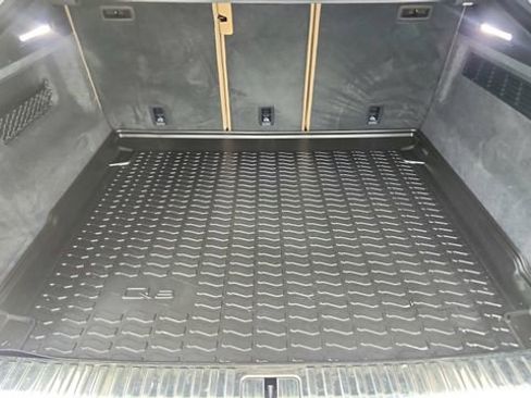 Used 2023 Audi Q8 Premium Plus w/ Premium Plus Package image 15