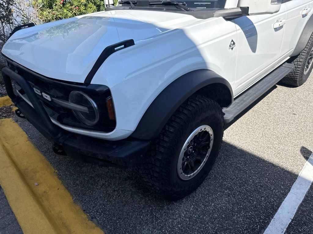 Used 2022 Ford Bronco Outer Banks w/ Sasquatch Package AWD/4WD image 9
