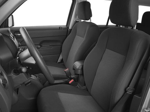 Used 2016 Jeep Patriot Latitude AWD/4WD image 13