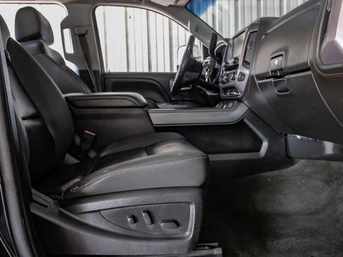 Used 2017 GMC Sierra 2500 SLT w/ All Terrain HD Package AWD/4WD image 32