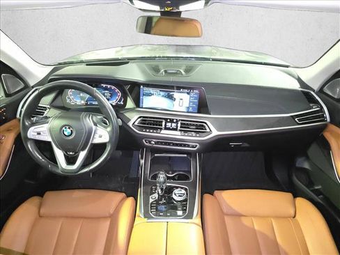 Used 2022 BMW X7 xDrive40i w/ Premium Package image 9