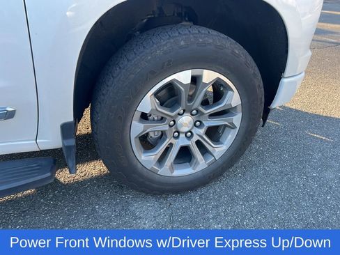 Used 2024 Chevrolet Silverado 1500 High Country w/ Technology Package image 16