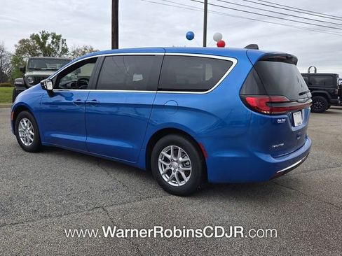 New 2026 Chrysler Pacifica Select image 10