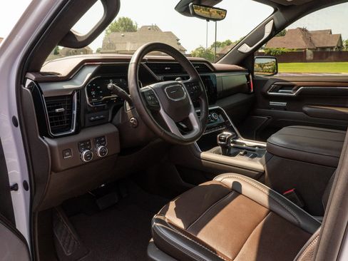 Used 2023 GMC Sierra 1500 Denali w/ Denali Reserve Package AWD/4WD image 11
