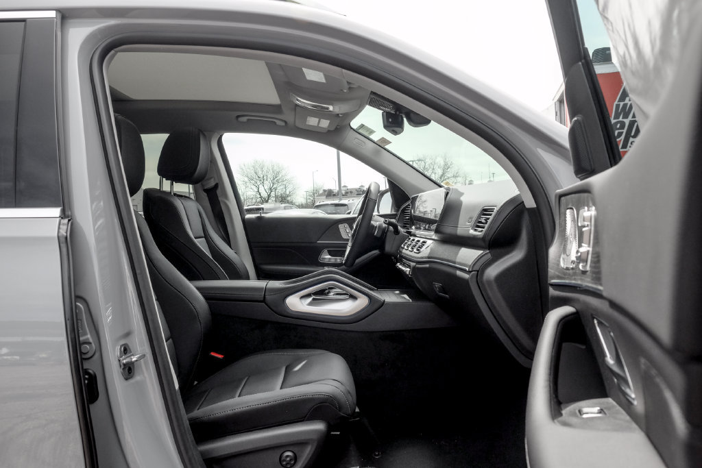 Used 2026 Mercedes-Benz GLS 450 4MATIC image 24