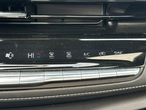 Certified 2024 Cadillac Escalade Sport w/ LPO, ONYX Package image 31