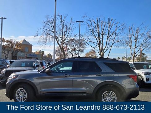 New 2026 Ford Explorer Active image 3
