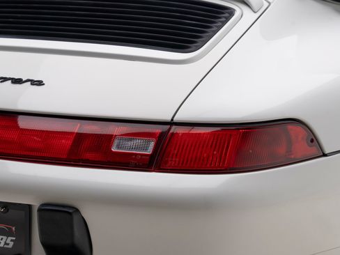Used 1995 Porsche 911 Carrera RWD image 14