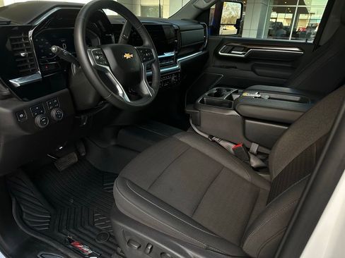 Used 2025 Chevrolet Silverado 2500 LT w/ Safety Package image 10