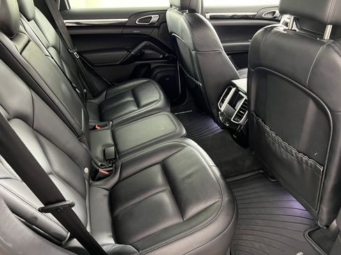 Used 2017 Porsche Cayenne Platinum Edition image 23