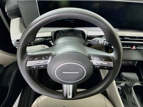 Certified 2025 Hyundai Tucson SEL FWD image 13