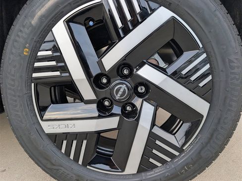 New 2026 Nissan Kicks SV image 6