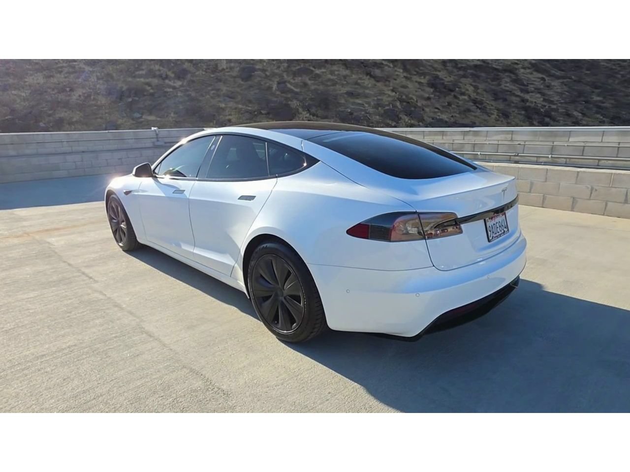 Used 2022 Tesla Model S Standard Range AWD/4WD image 6