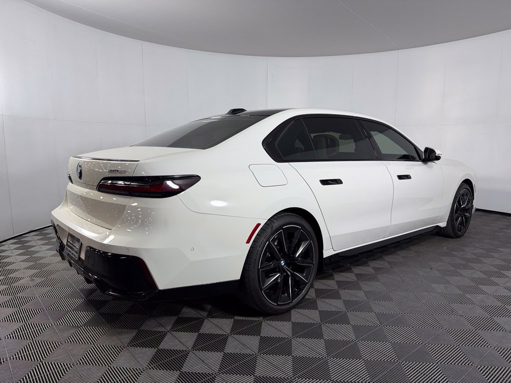Used 2023 BMW i7 xDrive60 w/ Parking Assistance Package AWD/4WD image 9