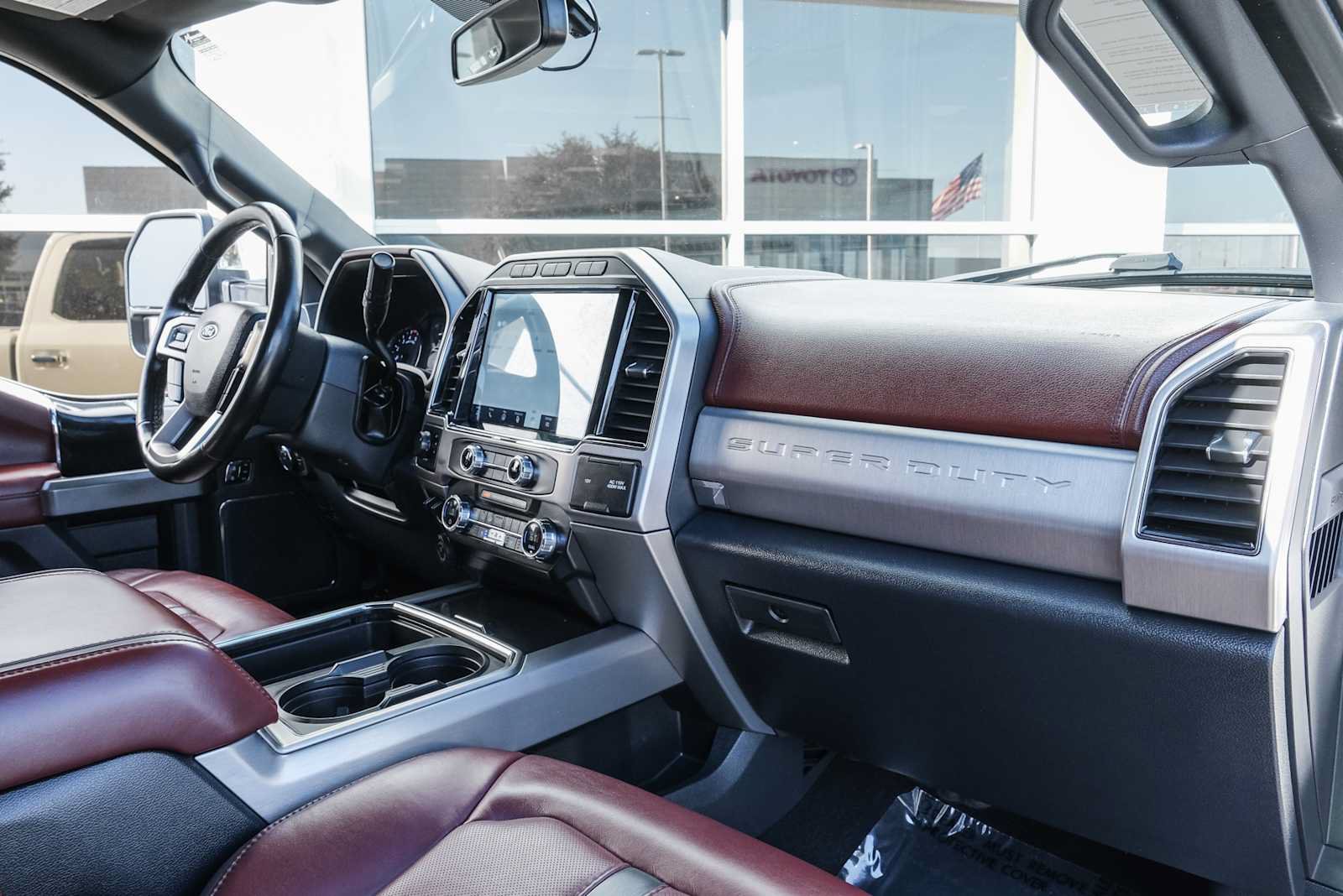 Used 2022 Ford F250 Platinum w/ FX4 Off-Road Package AWD/4WD image 27