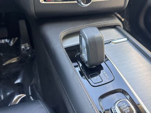 Used 2024 Volvo XC90 B5 Core image 19